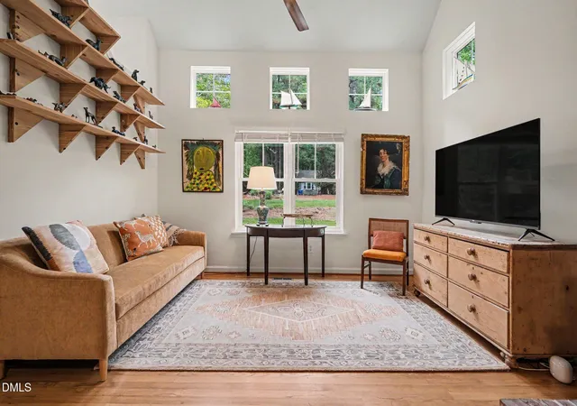 4th image of 604 Bolin Creek Dr, Carrboro, NC 27510 | MLS# 10176339