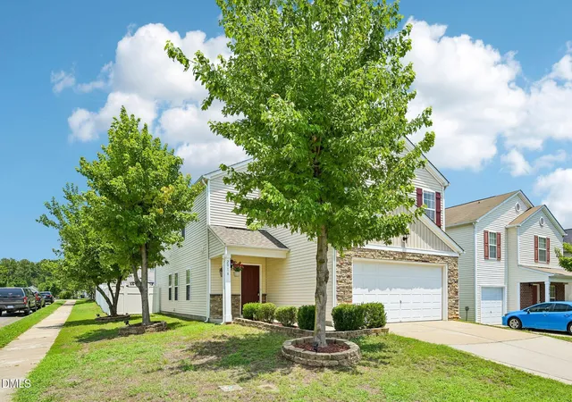 Photo 2 of Single family home for sale at 2916 Skybrook Ln, Durham, NC 27703 | MLS# 10178735 | Listing updated on 2026-09-22