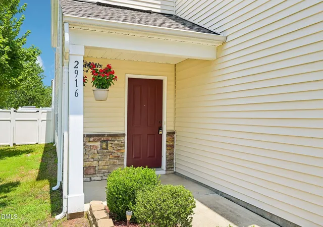 Photo 3 of Single family home for sale at 2916 Skybrook Ln, Durham, NC 27703 | MLS# 10178735 | Listing updated on 2026-09-22