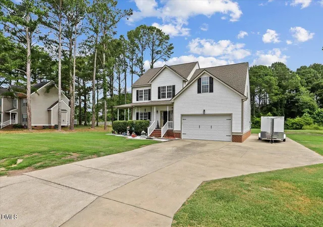Photo 3 of Sale Pending at 122 W Raintree Ln, Goldsboro, NC 27534 | MLS# 10183499 | Listing updated on 2026-09-23