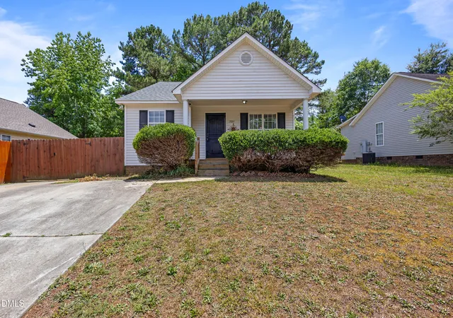 Homes for sale in Clayton, NC | 2889 Bennington Dr, Clayton, NC 27520 | MLS# 10176513