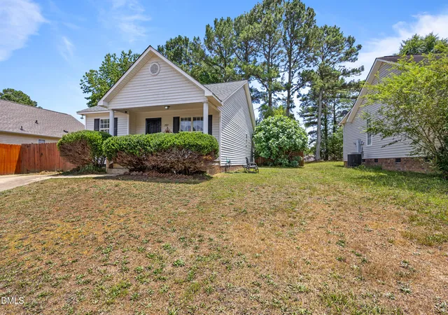 Homes for sale in Clayton, NC | 2889 Bennington Dr, Clayton, NC 27520 | MLS# 10176513