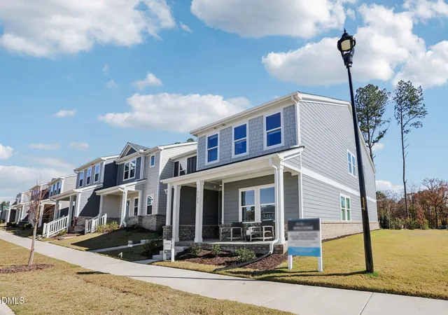 Photo 3 of Sale Pending at 3729 Rosebush Dr, Zebulon, NC 27597 | MLS# 10177079 | Listing updated on 2026-09-01