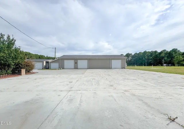 3rd image of 113 Pine Log Ln, Roseboro, NC 28382 | MLS# 10176551