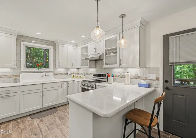 Photo 2 of Single family home for sale at 911 New Hope Church Rd, Chapel Hill, NC 27516 | MLS# 10176514 | Listing updated on 2026-09-05