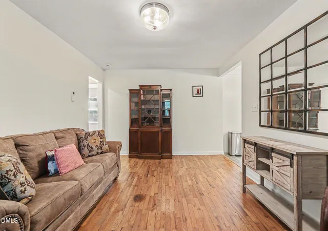 Photo 3 of Single family home for sale at 911 New Hope Church Rd, Chapel Hill, NC 27516 | MLS# 10176514 | Listing updated on 2026-09-05