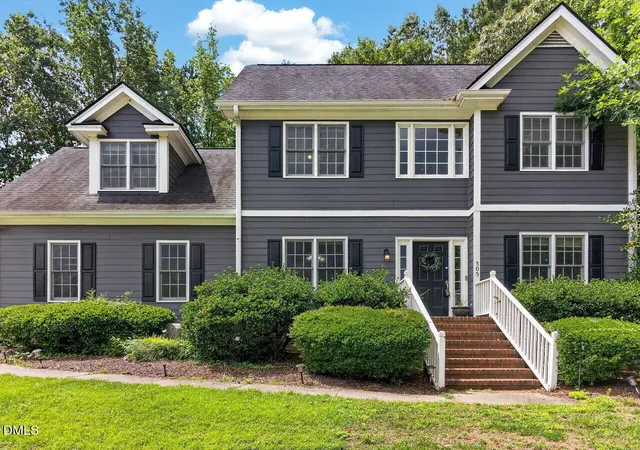 Photo 3 of Single family home for sale at 305 Neuse Ridge Dr, Clayton, NC 27527 | MLS# 10176527 | Listing updated on 2026-09-08
