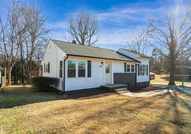 Homes for sale in Graham, NC | 803 Oakley St, Graham, NC 27253 | MLS# 10176524