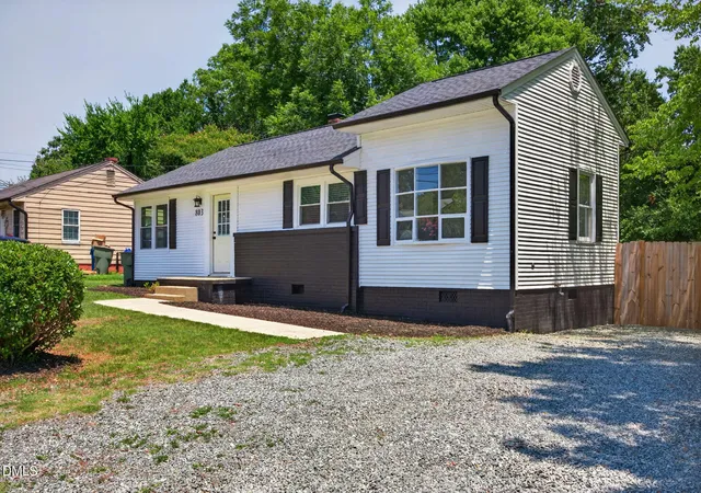 3rd image of 803 Oakley St, Graham, NC 27253 | MLS# 10176524
