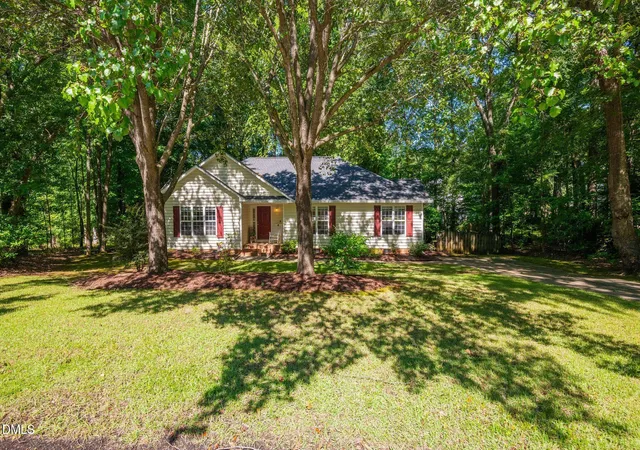 Photo 3 of Single family home for sale at 110 Brampton Cir, Clayton, NC 27527 | MLS# 10176550 | Listing updated on 2026-10-01