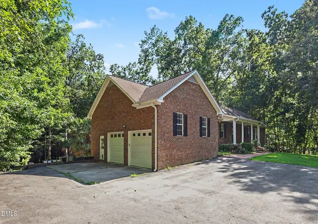 2nd image of 4 Eight Js Ln, Clayton, NC 27520 | MLS# 10177212