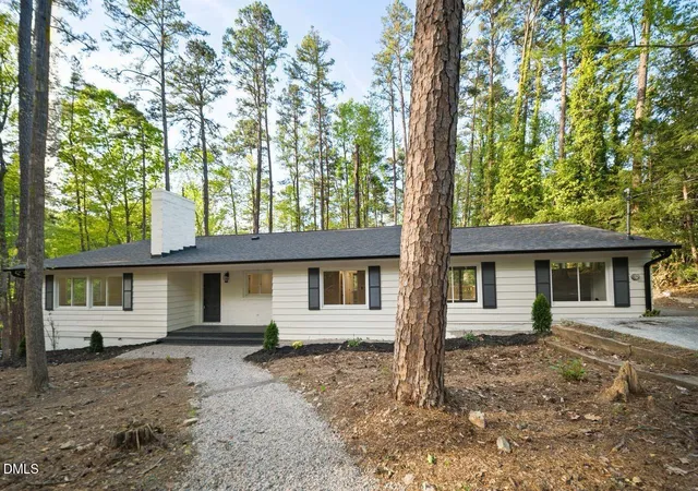 Photo 3 of Single family home for sale at 412 N Elliott Rd, Chapel Hill, NC 27514 | MLS# 10189784 | Listing updated on 2026-09-01