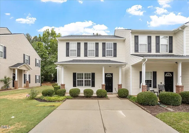 Homes for sale in Holly Springs, NC | 204 Cline Falls Dr, Holly Springs, NC 27540 | MLS# 10176669