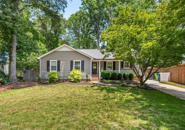 Homes for sale in Raleigh, NC | 5204 Badham Pl, Raleigh, NC 27609 | MLS# 10178944