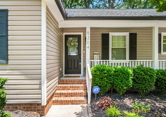 Homes for sale in Raleigh, NC | 5204 Badham Pl, Raleigh, NC 27609 | MLS# 10178944