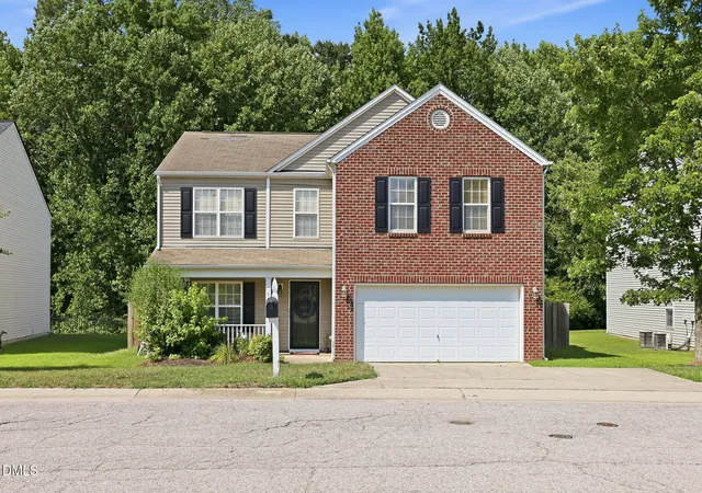 Photo 1 of Single family home for sale at 5433 Thunderidge Dr, Raleigh, NC 27610 | MLS# 10177275 | Listing updated on 2026-08-27