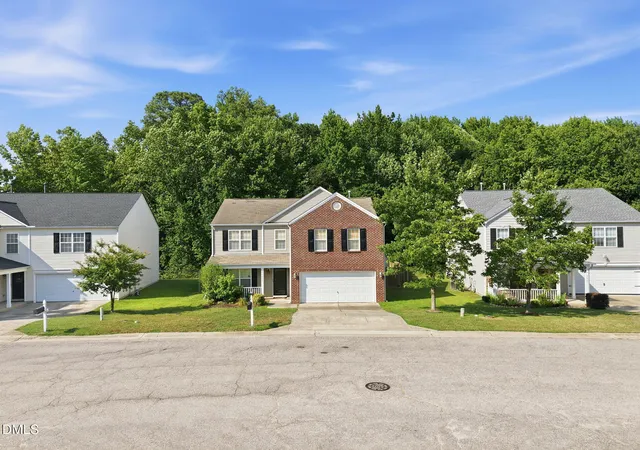 Photo 3 of Single family home for sale at 5433 Thunderidge Dr, Raleigh, NC 27610 | MLS# 10177275 | Listing updated on 2026-08-27