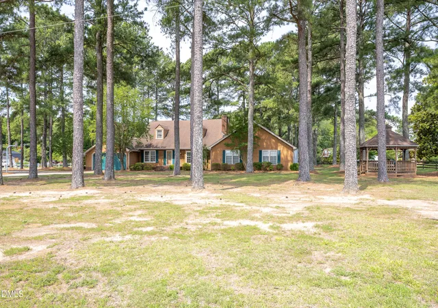 2nd image of 1210 E Cumberland St, Dunn, NC 28334 | MLS# 10176850