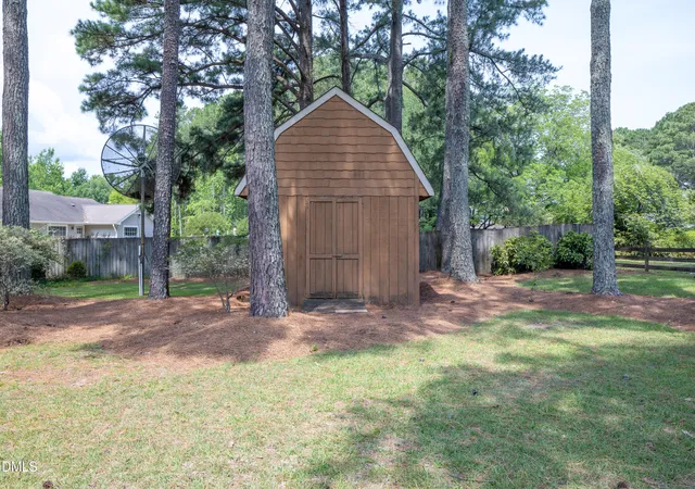 34th image of 1210 E Cumberland St, Dunn, NC 28334 | MLS# 10176850
