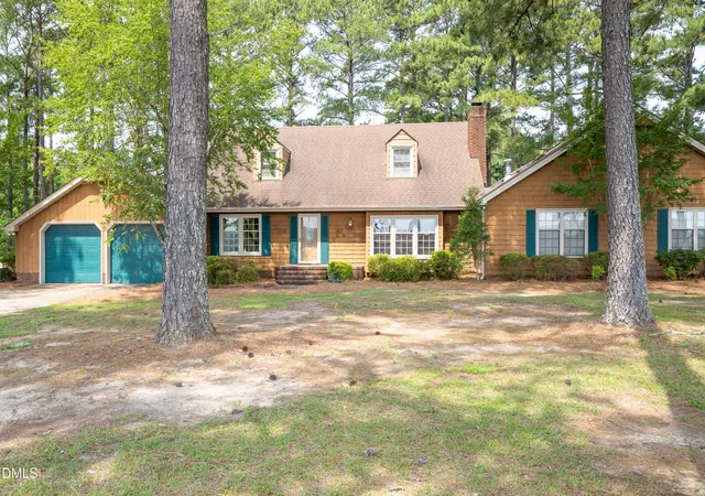 3rd image of 1210 E Cumberland St, Dunn, NC 28334 | MLS# 10176850