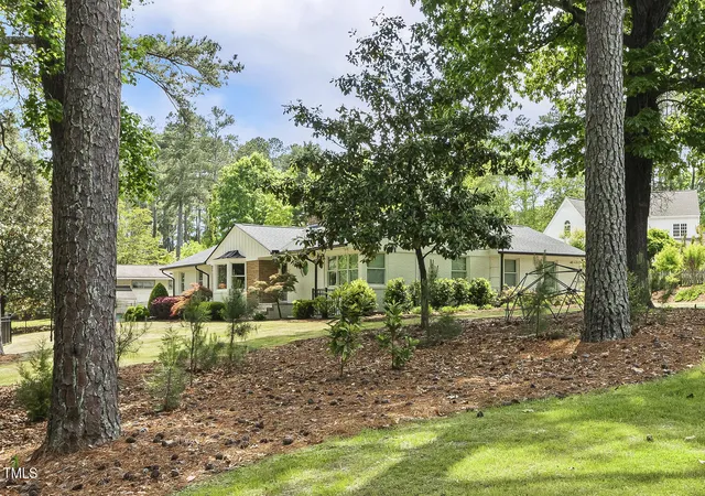 2nd image of 100 W Lakeside Dr, Fuquay Varina, NC 27526 | MLS# 10177052