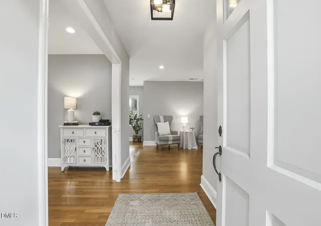 4th image of 100 W Lakeside Dr, Fuquay Varina, NC 27526 | MLS# 10177052