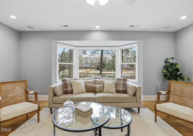 5th image of 100 W Lakeside Dr, Fuquay Varina, NC 27526 | MLS# 10177052