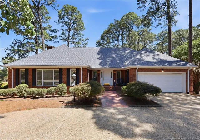 Homes for sale in Pinehurst, NC | 175 Baltusrol Ln, Pinehurst, NC 28374 | MLS# 765025