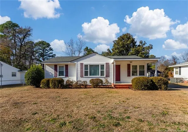 Photo 2 of Single family home for sale at 816 Sandalwood Dr, Fayetteville, NC 28304 | MLS# 765026 | Listing updated on 2026-07-18
