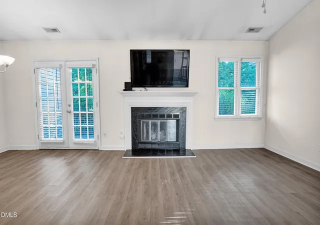 Listing Photo 5 - Condo for sale in building located at 3311 Tarleton E, Durham, NC 27713
