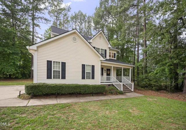 Photo 4 of Single family home for sale at 108 Bennett Pl, Clayton, NC 27527 | MLS# 10177440 | Listing updated on 2026-10-08