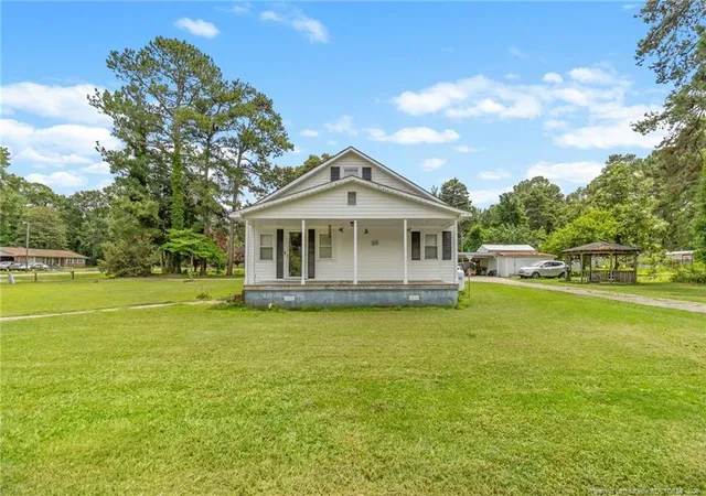 2nd image of 96 Surry Dr, Lumberton, NC 28358 | MLS# 765048