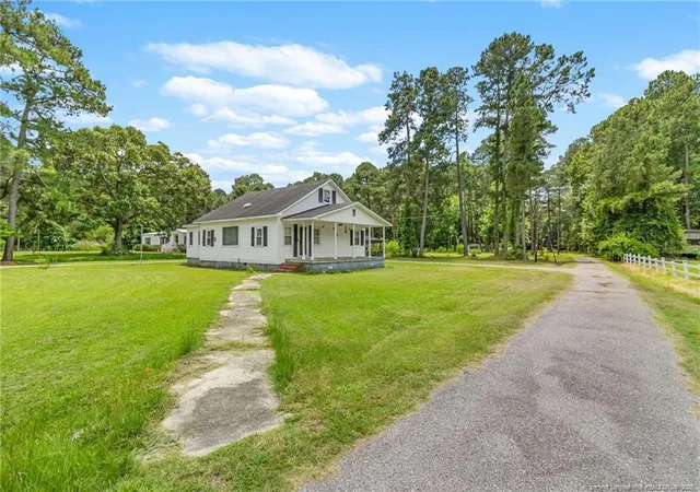3rd image of 96 Surry Dr, Lumberton, NC 28358 | MLS# 765048