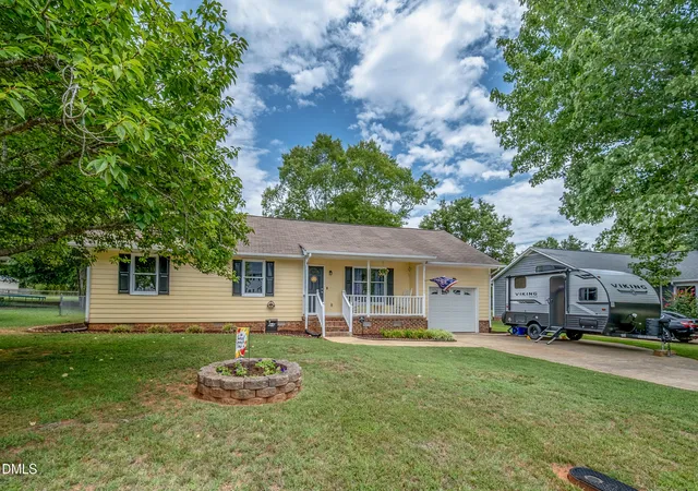 Photo 2 of Single family home for sale at 114 N Overland Dr, Mebane, NC 27302 | MLS# 10182038 | Listing updated on 2026-08-26