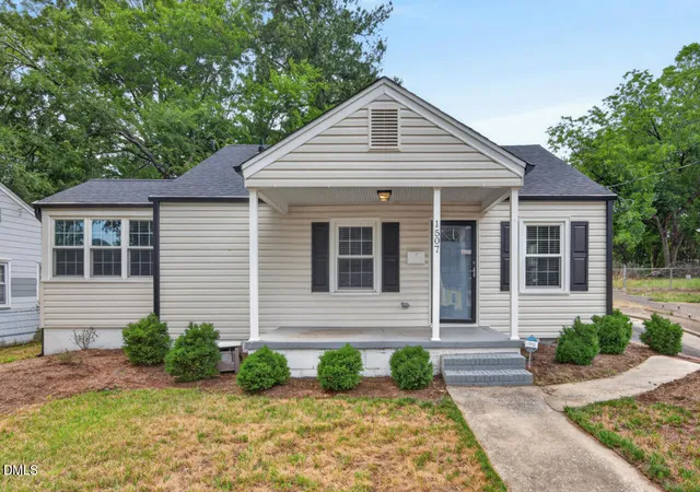 1st image of 1507 Robinhood Rd, Durham, NC 27701 | MLS# 10177433