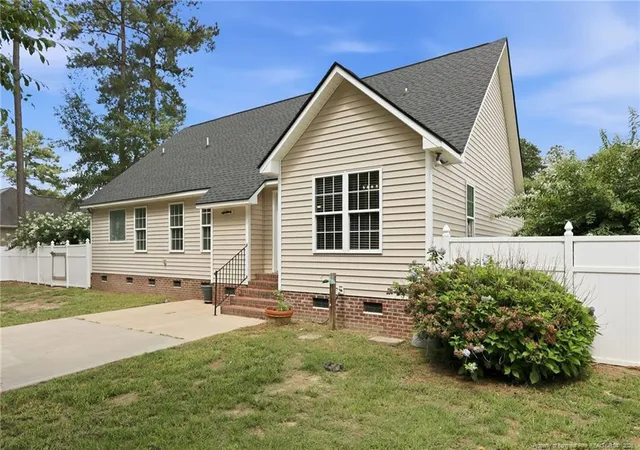 3rd image of 4519 Storm Cat Ln, Hope Mills, NC 28348 | MLS# 765074
