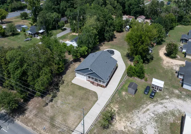 Homes for sale in Clinton, NC | 730 Nw Blvd, Clinton, NC 28328 | MLS# 10177037