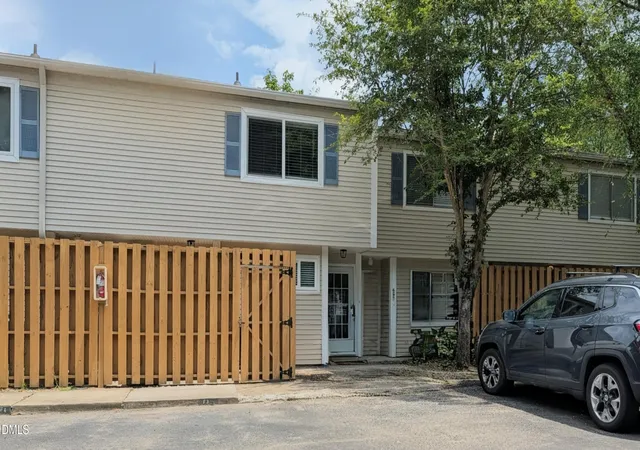 Homes for sale in Chapel Hill, NC | 220 Elizabeth St #Apt F3, Chapel Hill, NC 27514 | MLS# 10177143