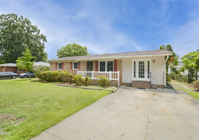 1st image of 400 Blackmon St, Four Oaks, NC 27524 | MLS# 10177435