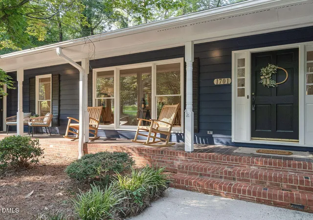 3rd image of 1701 Lord Ashley Dr, Sanford, NC 27330 | MLS# 10184879