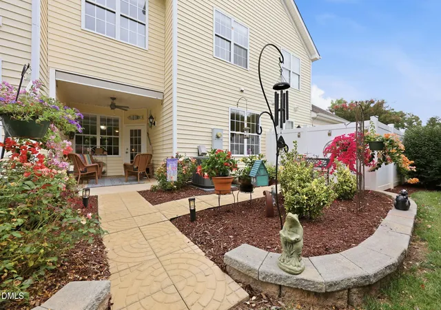 Homes for sale in Mebane, NC | 702 Village Lake Dr, Mebane, NC 27302 | MLS# 10177407