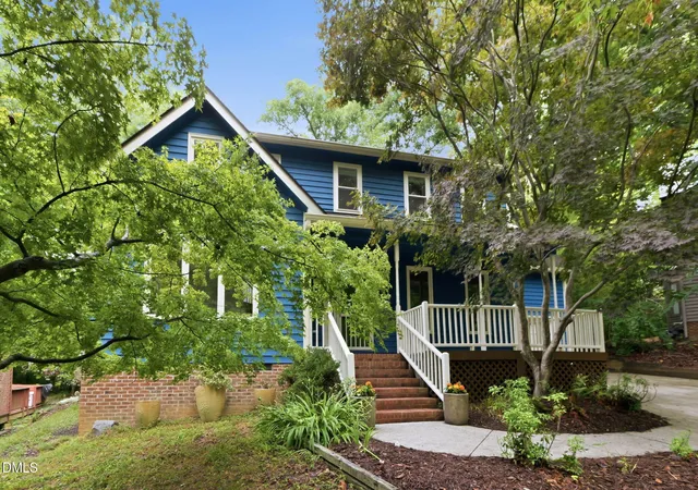 Photo 2 of Single family home for sale at 121 Waverly Forest Ln, Chapel Hill, NC 27516 | MLS# 10177419 | Listing updated on 2026-09-07
