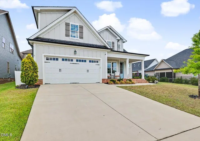 3rd image of 2907 Meadow Bluffs Wy, Fuquay Varina, NC 27526 | MLS# 10179195