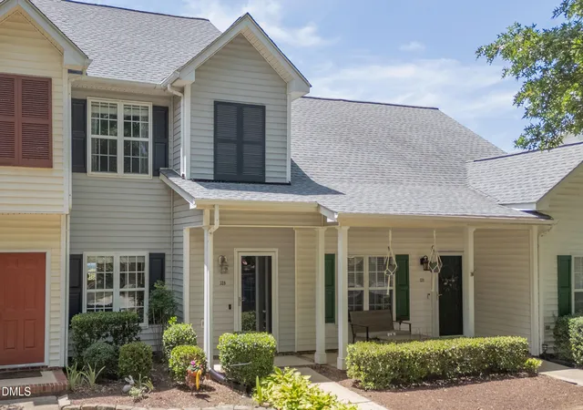 Photo 3 of Sale Pending at 329 Commons Dr, Holly Springs, NC 27540 | MLS# 10180716 | Listing updated on 2026-09-11