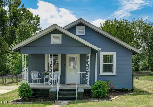 Homes for sale in Burlington, NC | 1542 Albright Ave, Burlington, NC 27215 | MLS# 10177400