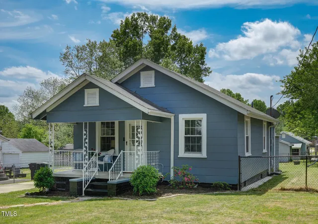 Homes for sale in Burlington, NC | 1542 Albright Ave, Burlington, NC 27215 | MLS# 10177400