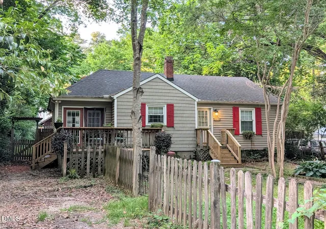 Photo 2 of Sale Pending at 326 Willow St, Cary, NC 27511 | MLS# 10177210 | Listing updated on 2026-07-18