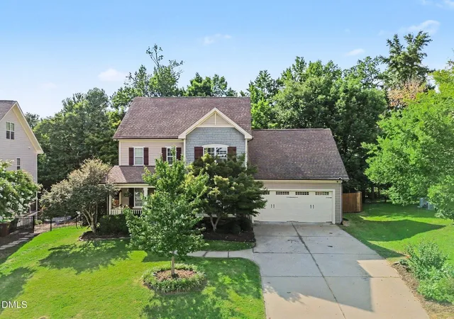 Homes for sale in Holly Springs, NC | 1113 Hollymont Dr, Holly Springs, NC 27540 | MLS# 10177368