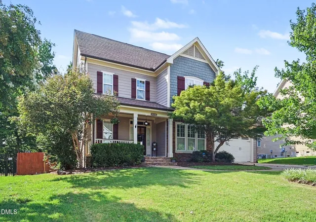 Homes for sale in Holly Springs, NC | 1113 Hollymont Dr, Holly Springs, NC 27540 | MLS# 10177368