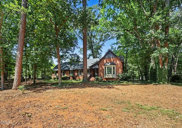 Photo 4 of Single family home for sale at 5221 Dutchman Dr, Raleigh, NC 27606 | MLS# 10178006 | Listing updated on 2026-09-09